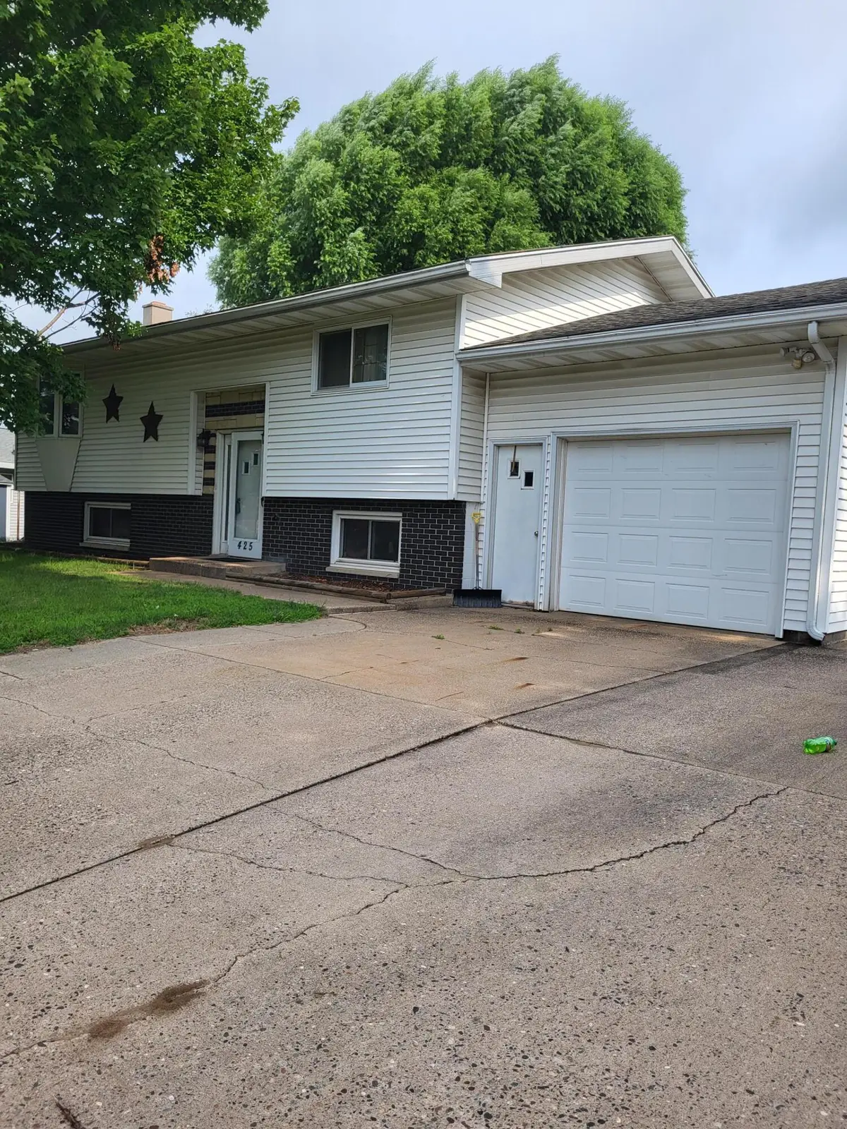 425 Church St, Holmen, WI 54636 - #1