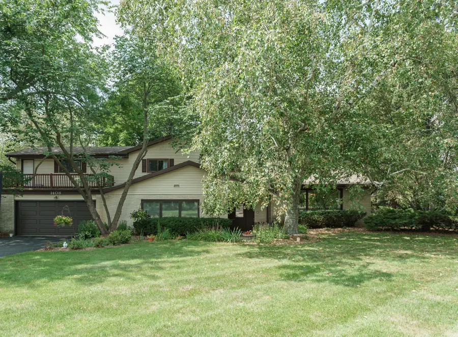 1408 Country Club Ln, Watertown, WI 53098 - #2