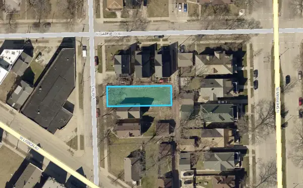2182 N 44th St, Milwaukee, WI 53208
