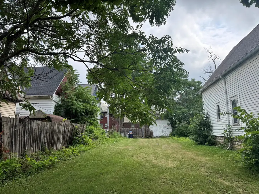 2182 N 44th St, Milwaukee, WI 53208 - #2