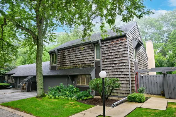 156 Lakefield Ct, Wind Point, WI 53402