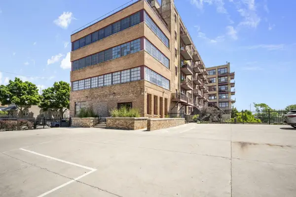 215 W Maple St, Milwaukee, WI 53204