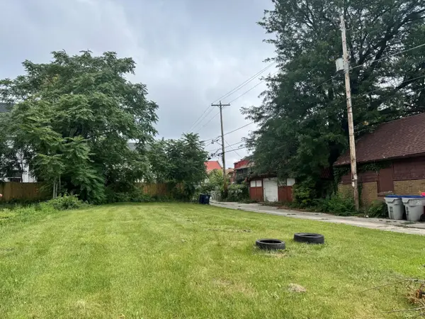 4320 W Garfield Ave, Milwaukee, WI 53208
