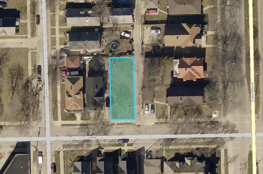 4320 W Garfield Ave, Milwaukee, WI 53208 - #2