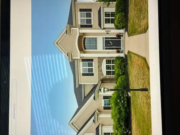 261 Ridgeway Path, Oconomowoc, WI 53066