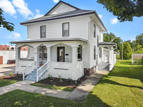 210 E Walworth St, Elkhorn, WI 53121
