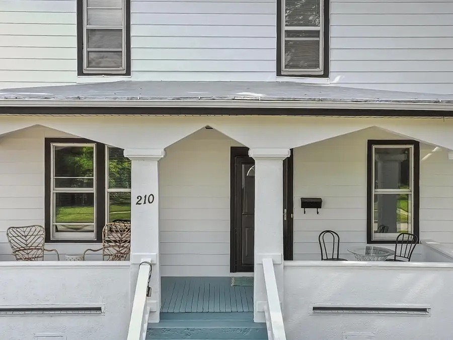 210 E Walworth St, Elkhorn, WI 53121 - #2