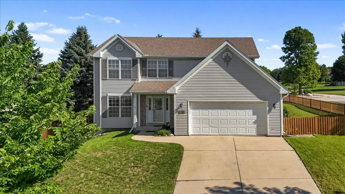 1136 Garfield Ln, Hartford, WI 53027 - #1