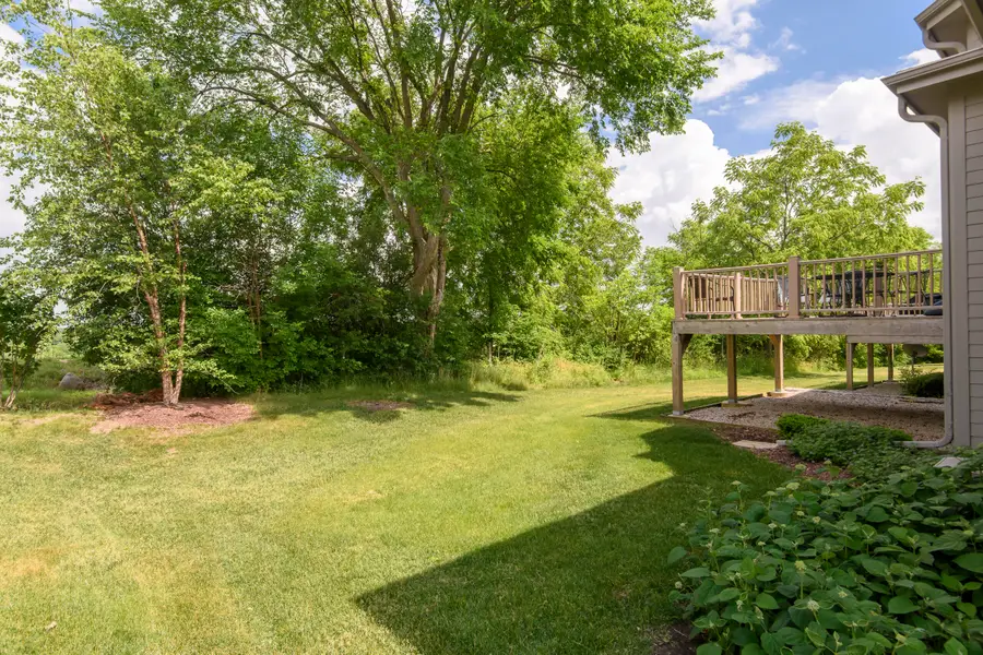 1207 Woodland Hills Dr, Waukesha, WI 53188 - #3