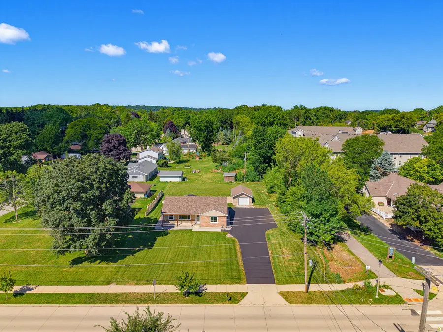 W240N6309 Maple Ave, Sussex, WI 53089 - #3