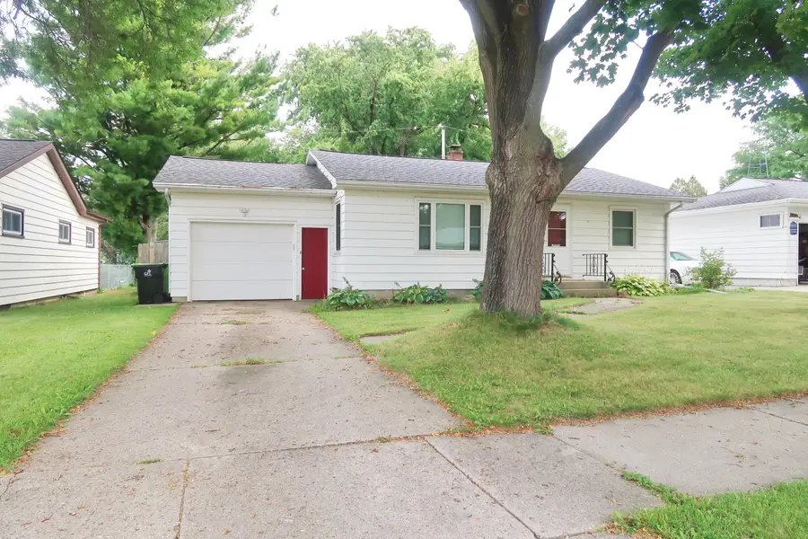 214 Francis Ct, Beaver Dam, WI 53916 - #2