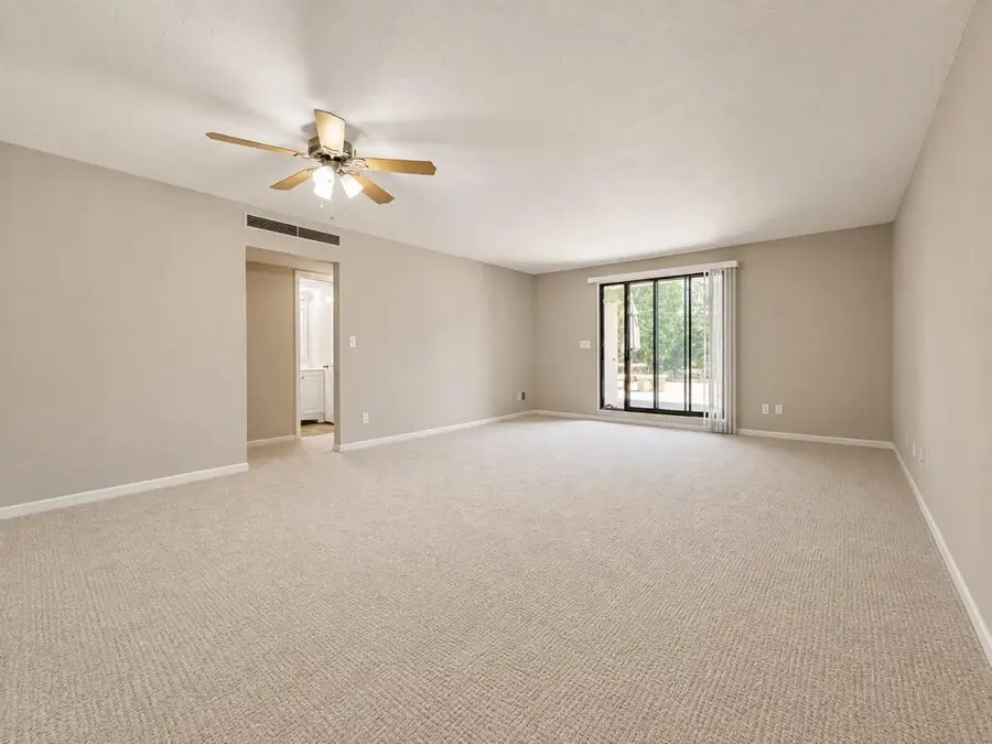 1061 Regent Rd, Oconomowoc, WI 53066 - #3