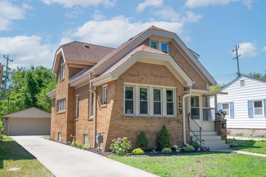 119 E Ohio Ave, Milwaukee, WI 53207 - #3