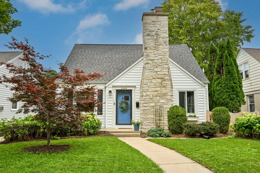 2464 N 82nd St, Wauwatosa, WI 53213 - #2