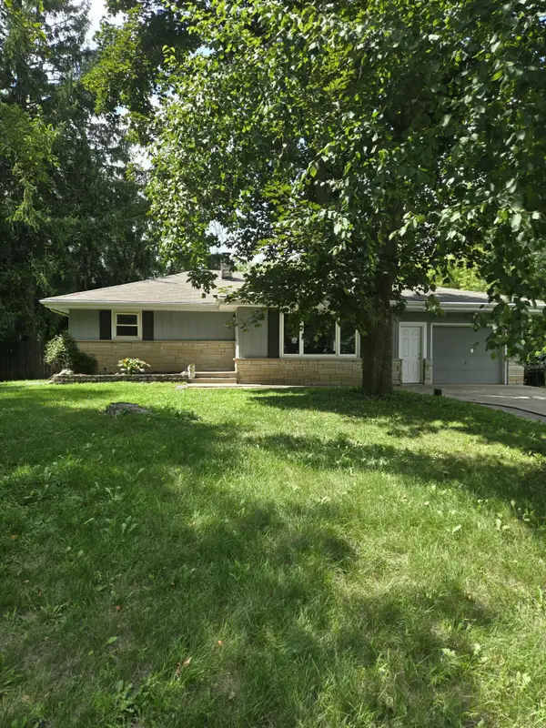 W227S1493 Anitol Ave, Waukesha, WI 53186