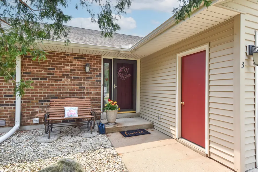 N49W36111 Nottingham Ln, Oconomowoc, WI 53066 - #2
