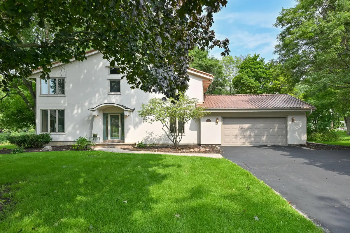 15270 Red Fox Ln, Elm Grove, WI 53122 - #1