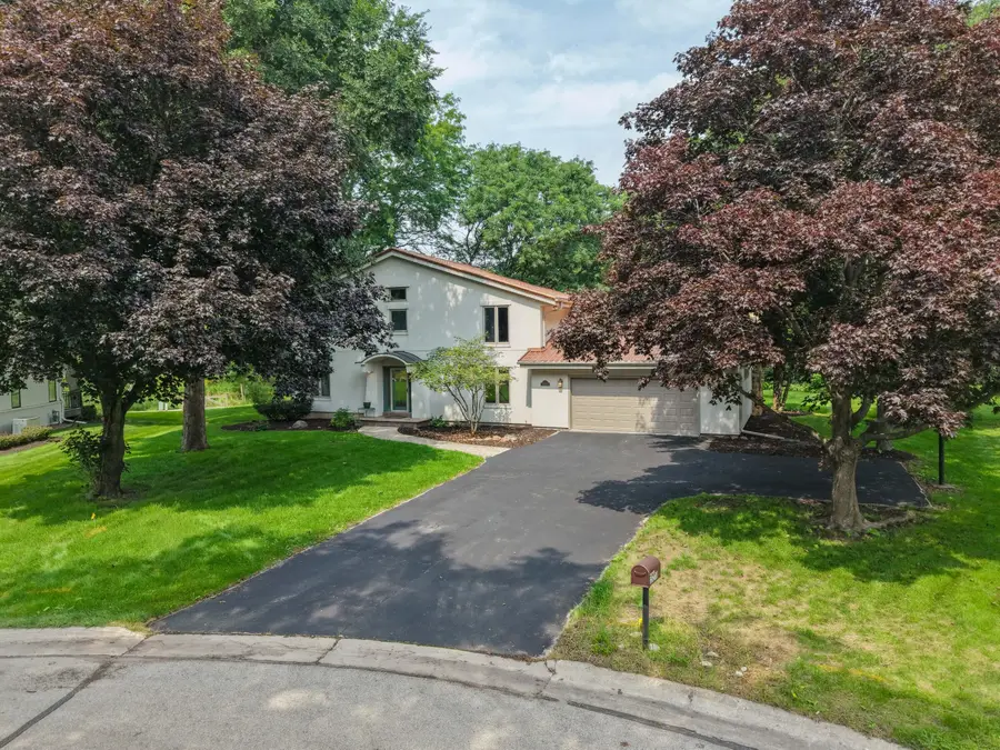 15270 Red Fox Ln, Elm Grove, WI 53122 - #2