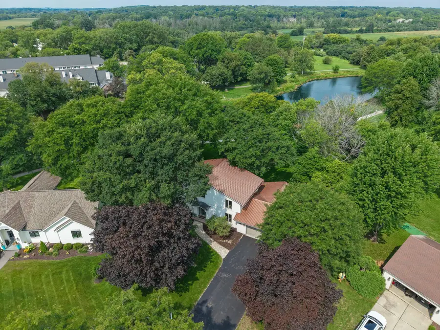 15270 Red Fox Ln, Elm Grove, WI 53122 - #3