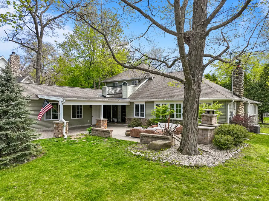 1069 Sauganash Dr, Fontana, WI 53125 - #3