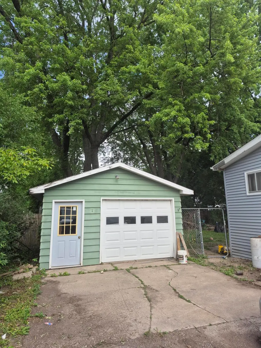 517 N Wisconsin St, Elkhorn, WI 53121 - #3