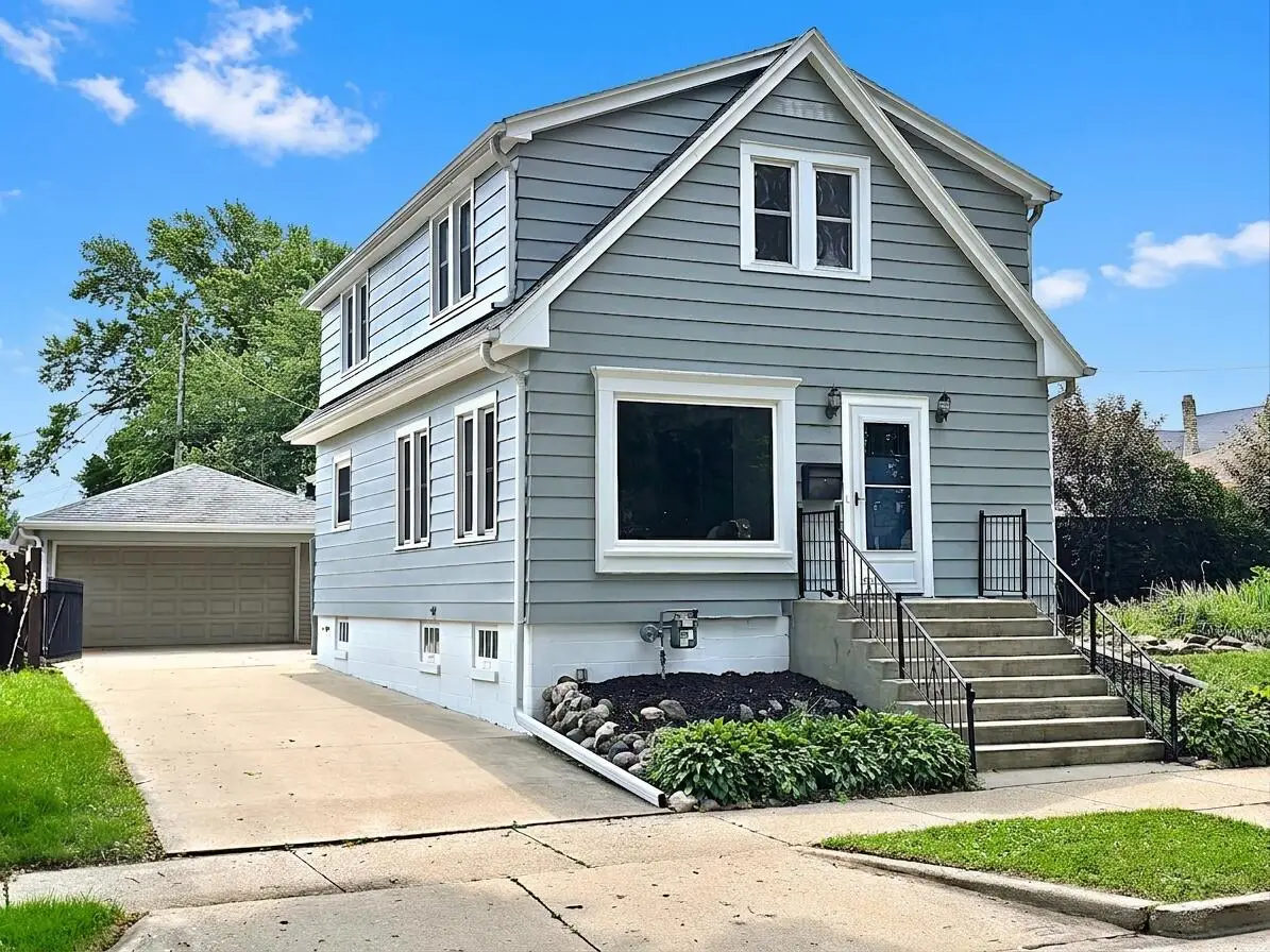 9609 W Grant St, West Allis, WI 53227 - #1
