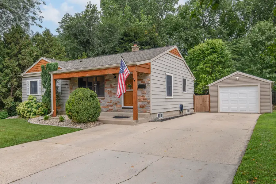 1608 Beverly Ln, West Bend, WI 53090 - #2