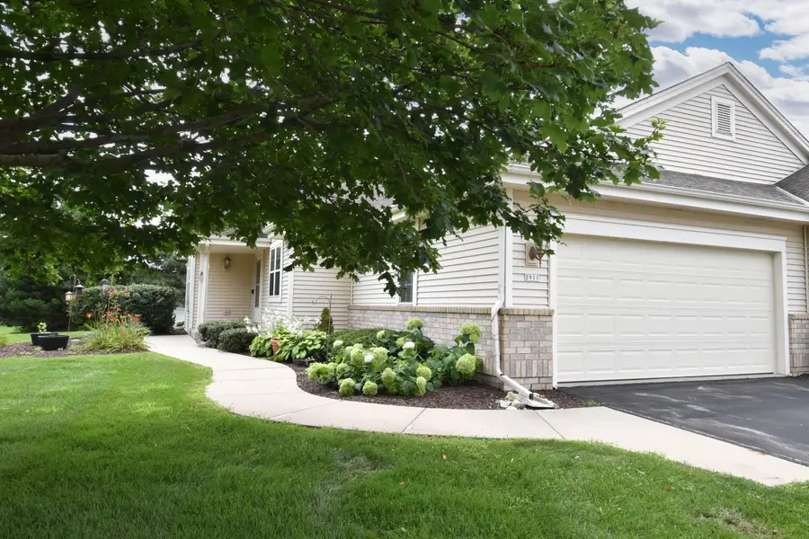 2911 Clear Water Ln, Waukesha, WI 53189 - #3