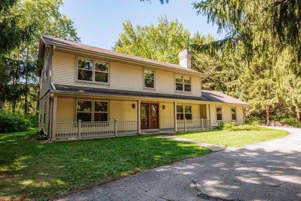 S67W24425 Skyline Ave, Vernon, WI 53189