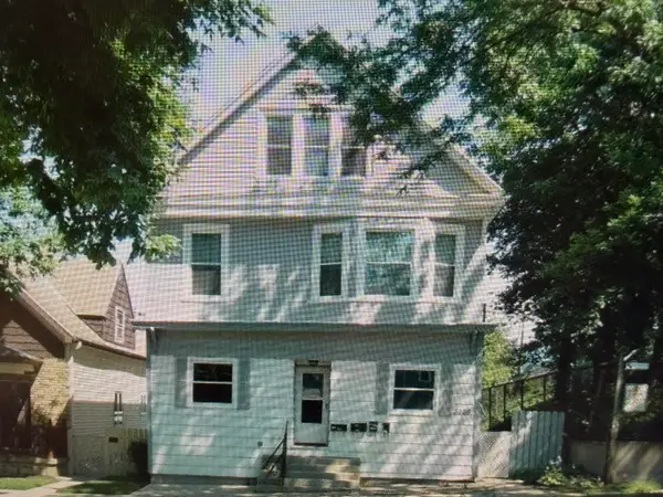 3926 W Clybourn St, Milwaukee, WI 53208