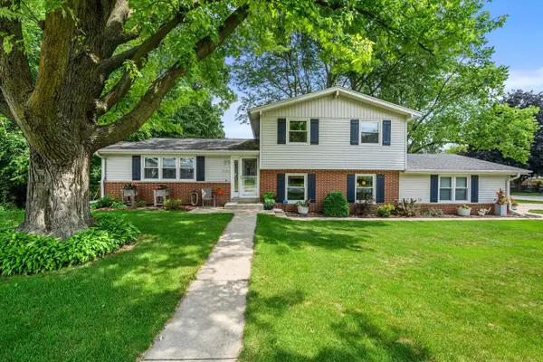 W172N9390 Shady Ln, Menomonee Falls, WI 53051
