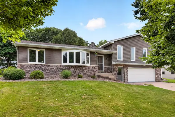 1024 Park Ridge Dr, Onalaska, WI 54650