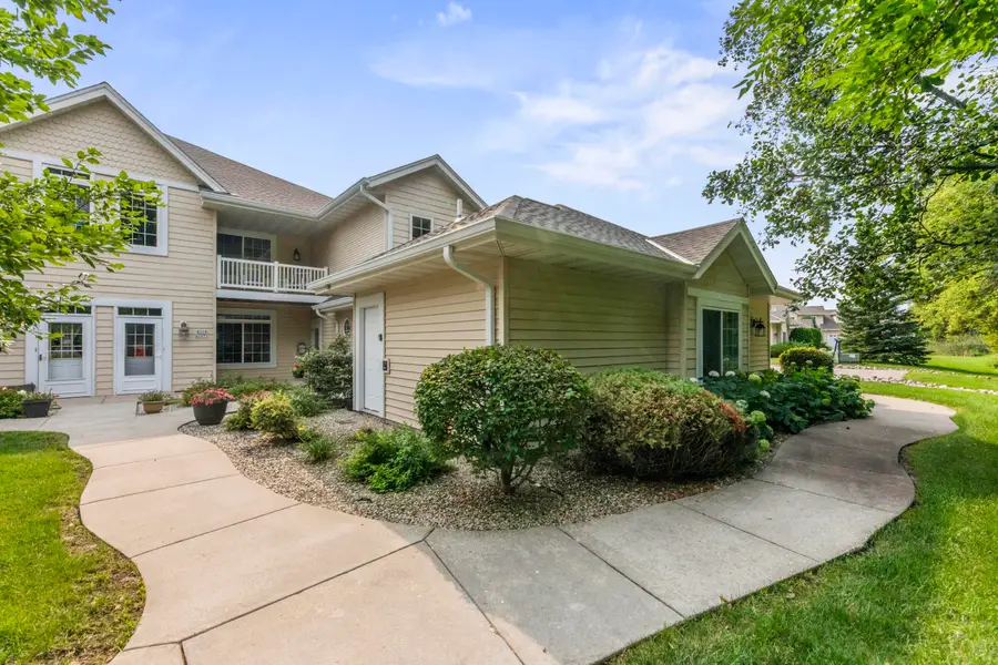 W398N6071 Autumn Woods Dr, Oconomowoc, WI 53066 - #3