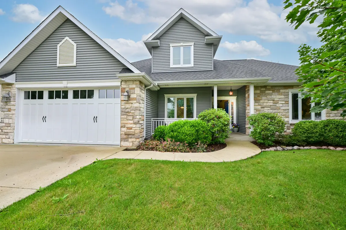 403 Maple Ln, Williams Bay, WI 53191 - #1