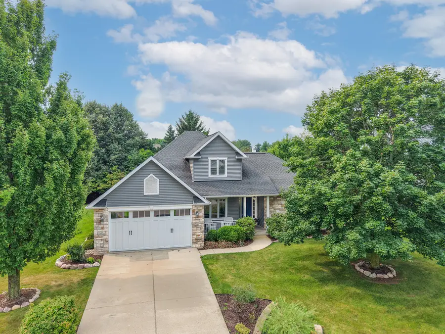 403 Maple Ln, Williams Bay, WI 53191 - #2
