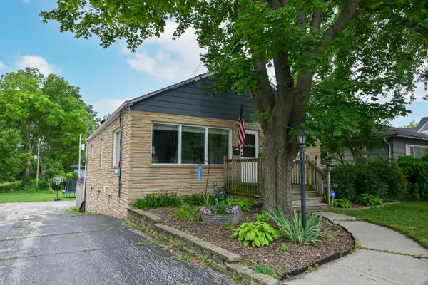 246 North Ave, Hartland, WI 53029