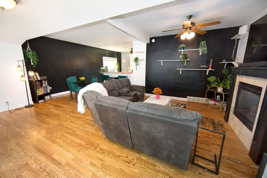 3825 S 84th St, Milwaukee, WI 53228 - #2