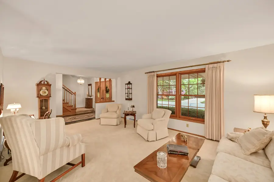 1128 Downing Dr, Waukesha, WI 53186 - #2