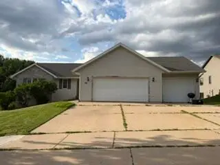 32 E Sunset Dr, Milton, WI 53563 - #1