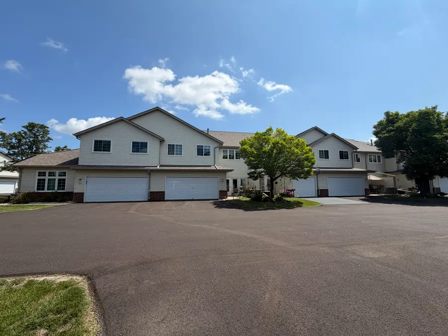 2412 Fox River Pkwy, Waukesha, WI 53189 - #2