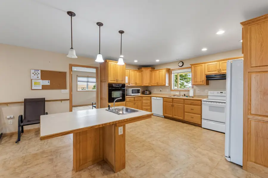 900 Courtney Dr, Caledonia, MN 55921 - #2