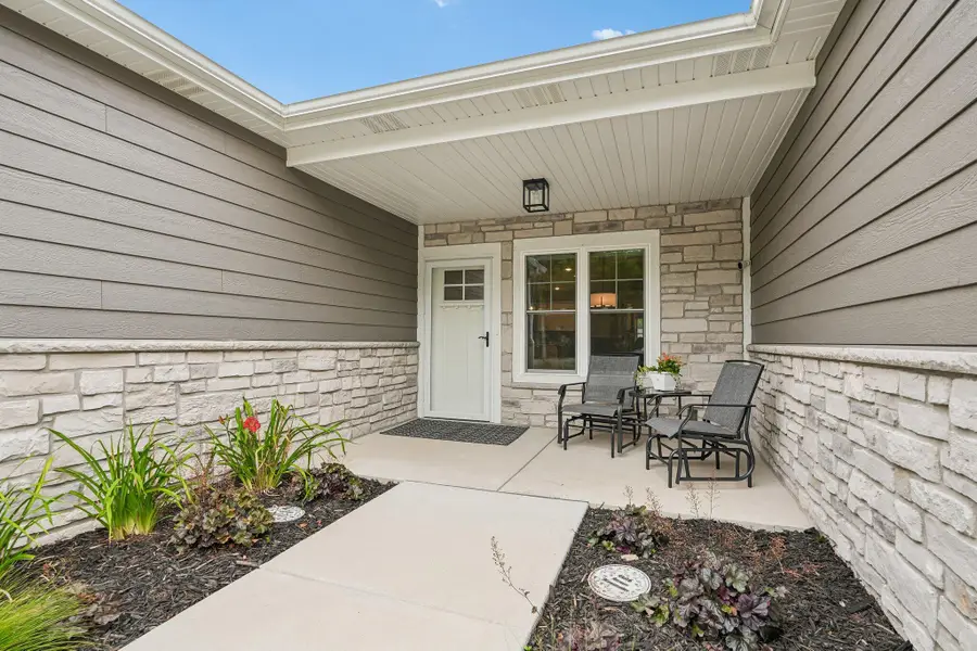 4050 S 124th St, Greenfield, WI 53228 - #2