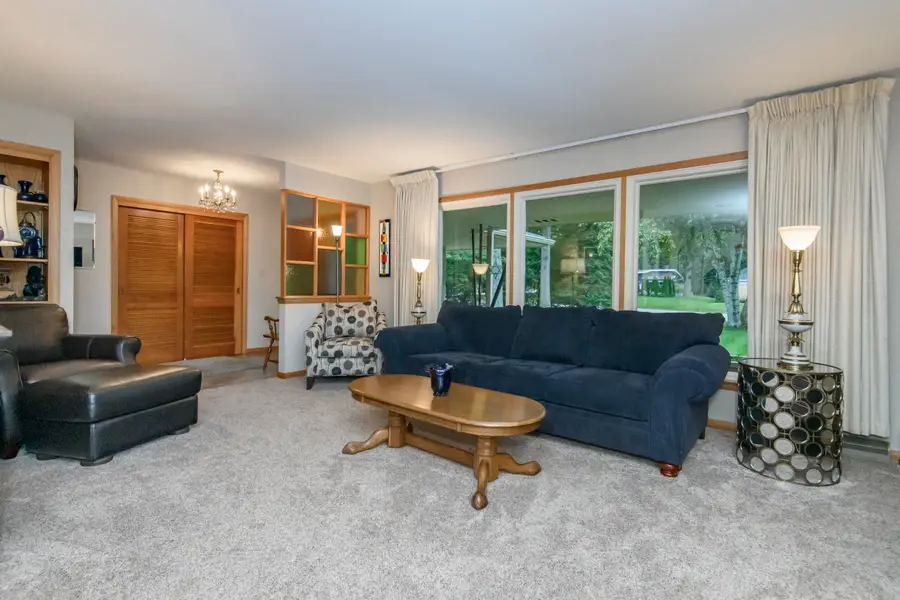 7420 N Longview Ave, Glendale, WI 53209 - #3
