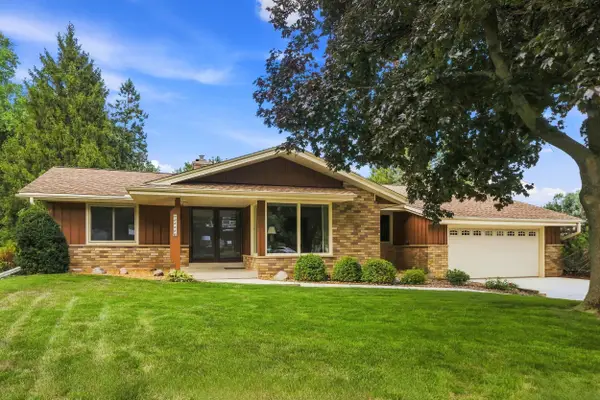2666 S Seymour Pl, West Allis, WI 53227