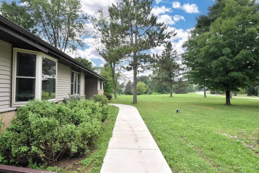 W326S3530 Mesa Trl, Dousman, WI 53118 - #2