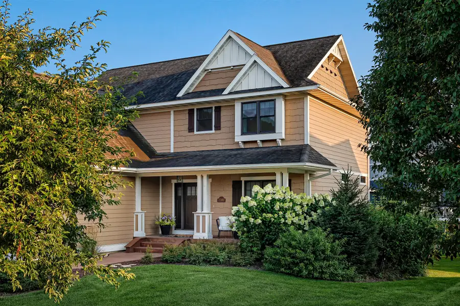 2380 Cobblestone Cv, Onalaska, WI 54650 - #2