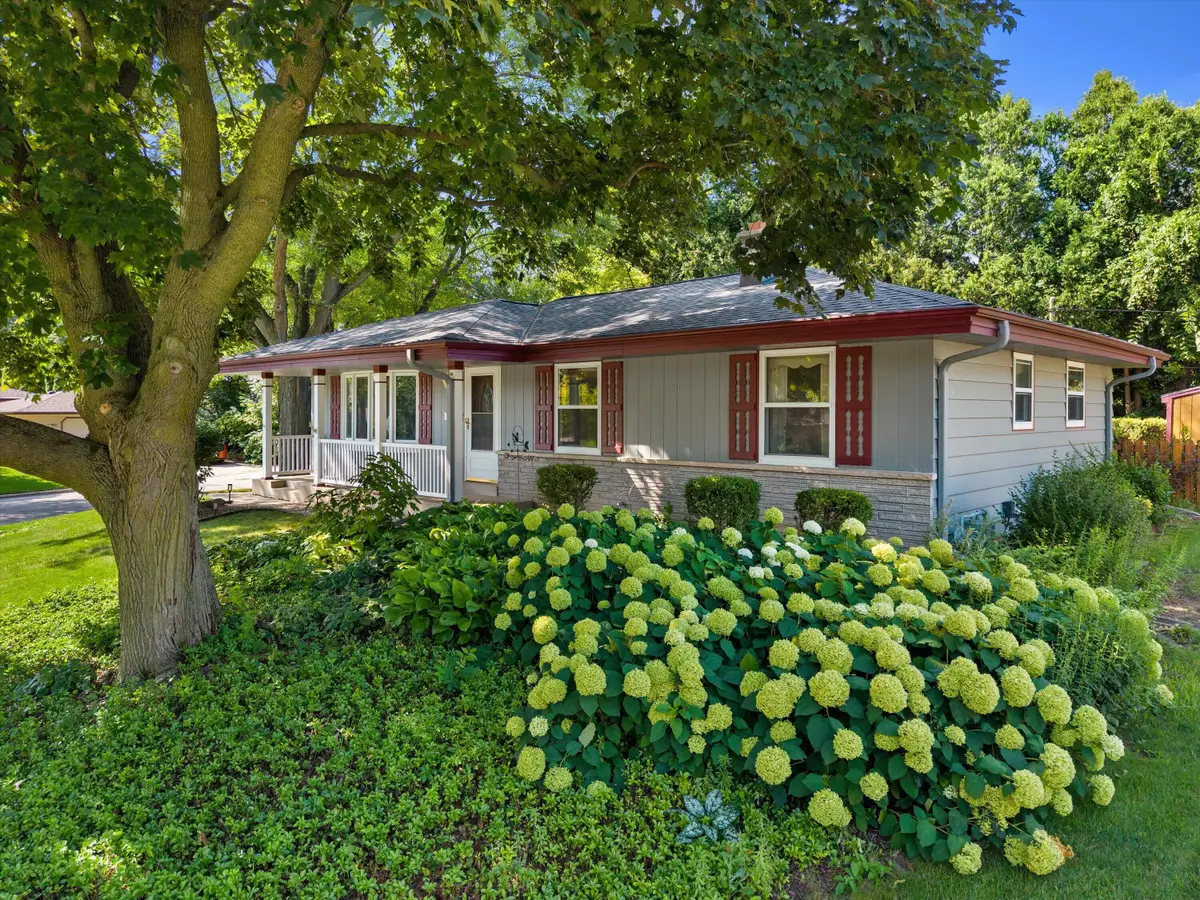 N85W18195 Lawrence Ave, Menomonee Falls, WI 53051 - #1