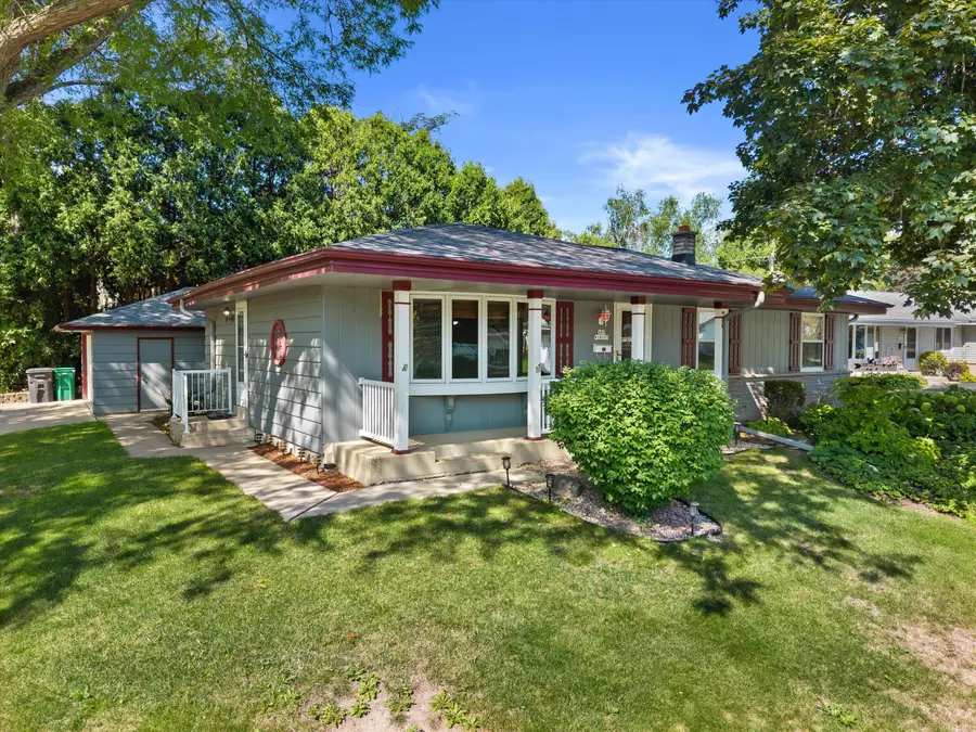 N85W18195 Lawrence Ave, Menomonee Falls, WI 53051 - #3