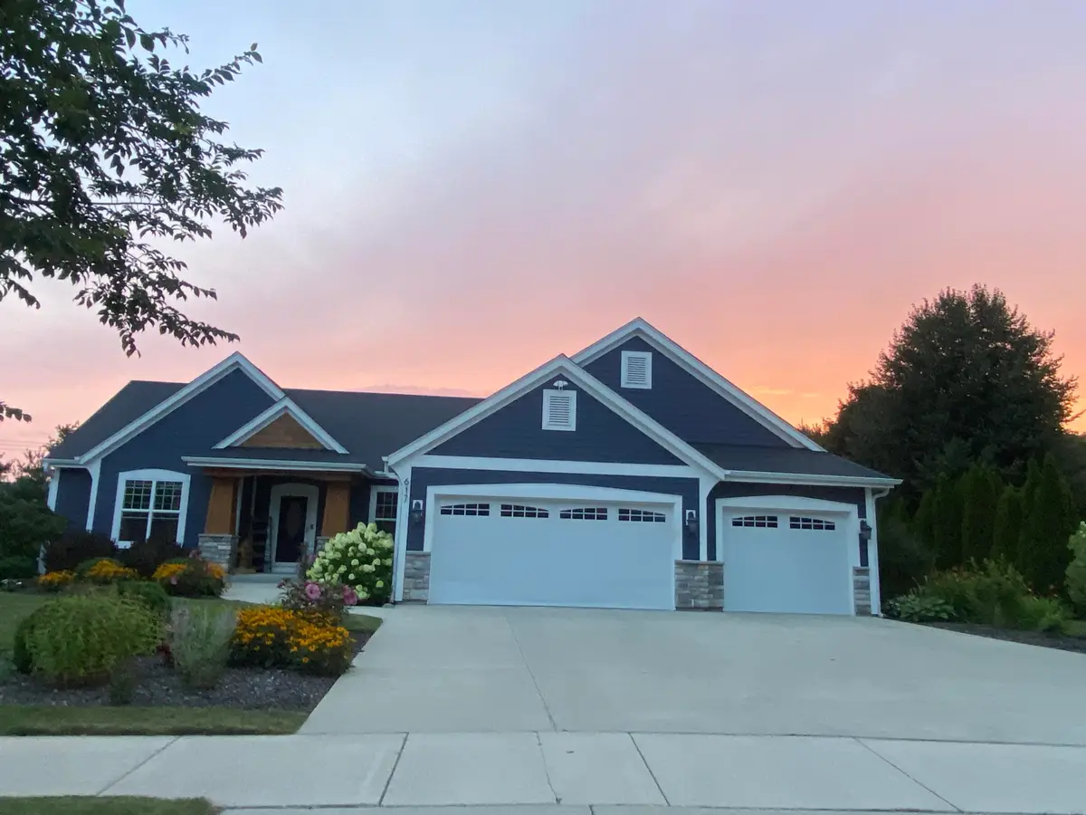 617 Evergreen Ter, Port Washington, WI 53074 - #1