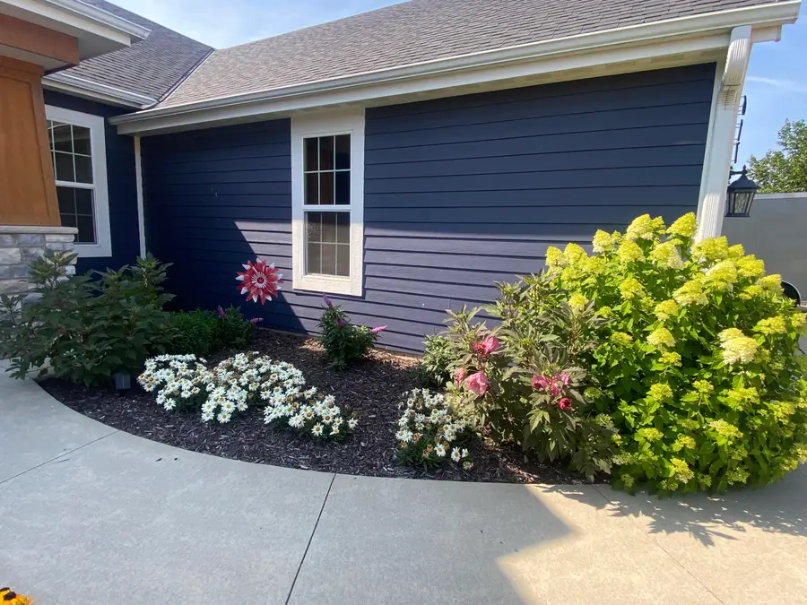 617 Evergreen Ter, Port Washington, WI 53074 - #3